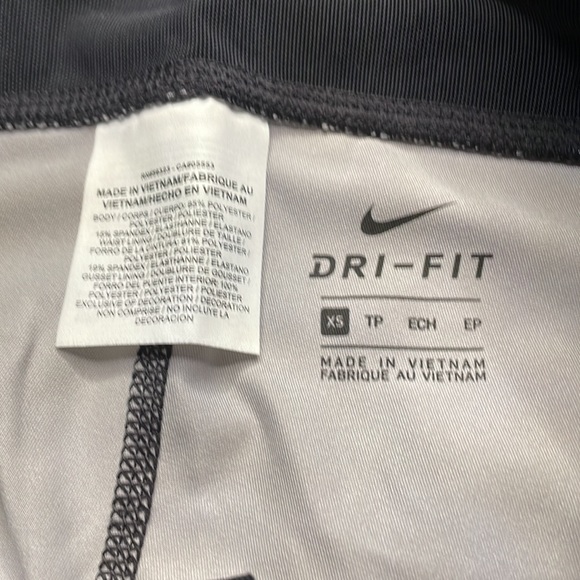 NWT Nike running capri length leggings XS - Picture 4 of 6